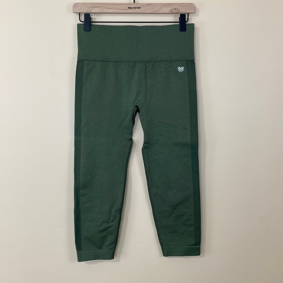 WORKOUT cropped pants - Picture 1 of 4